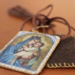 Nossa Senhora do Carmo e a devoção do Escapulário 